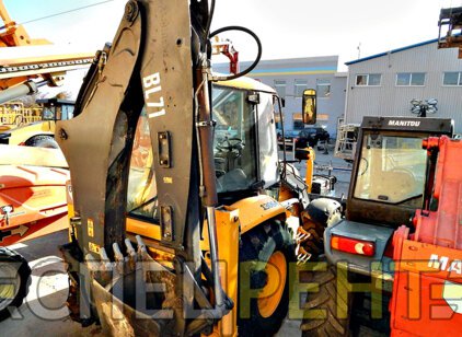Аренда экскаватора с фронтальным погрузчиком
VOLVO BL71 VOLVO BL71